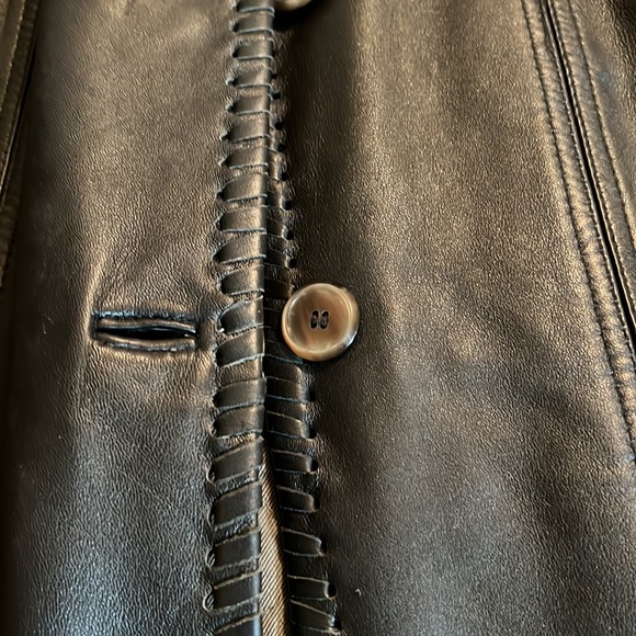 Womans black full length genuine leather coat with removable fox collar - Picture 7 of 10